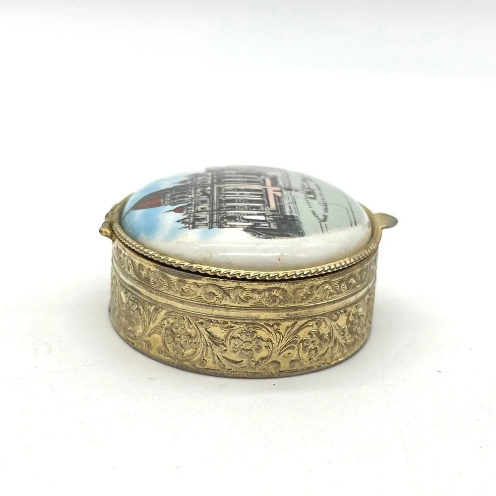 Vintage Roma San Pietro St Peters Basilica Oval Pill Box Gold Tone Floral Scroll